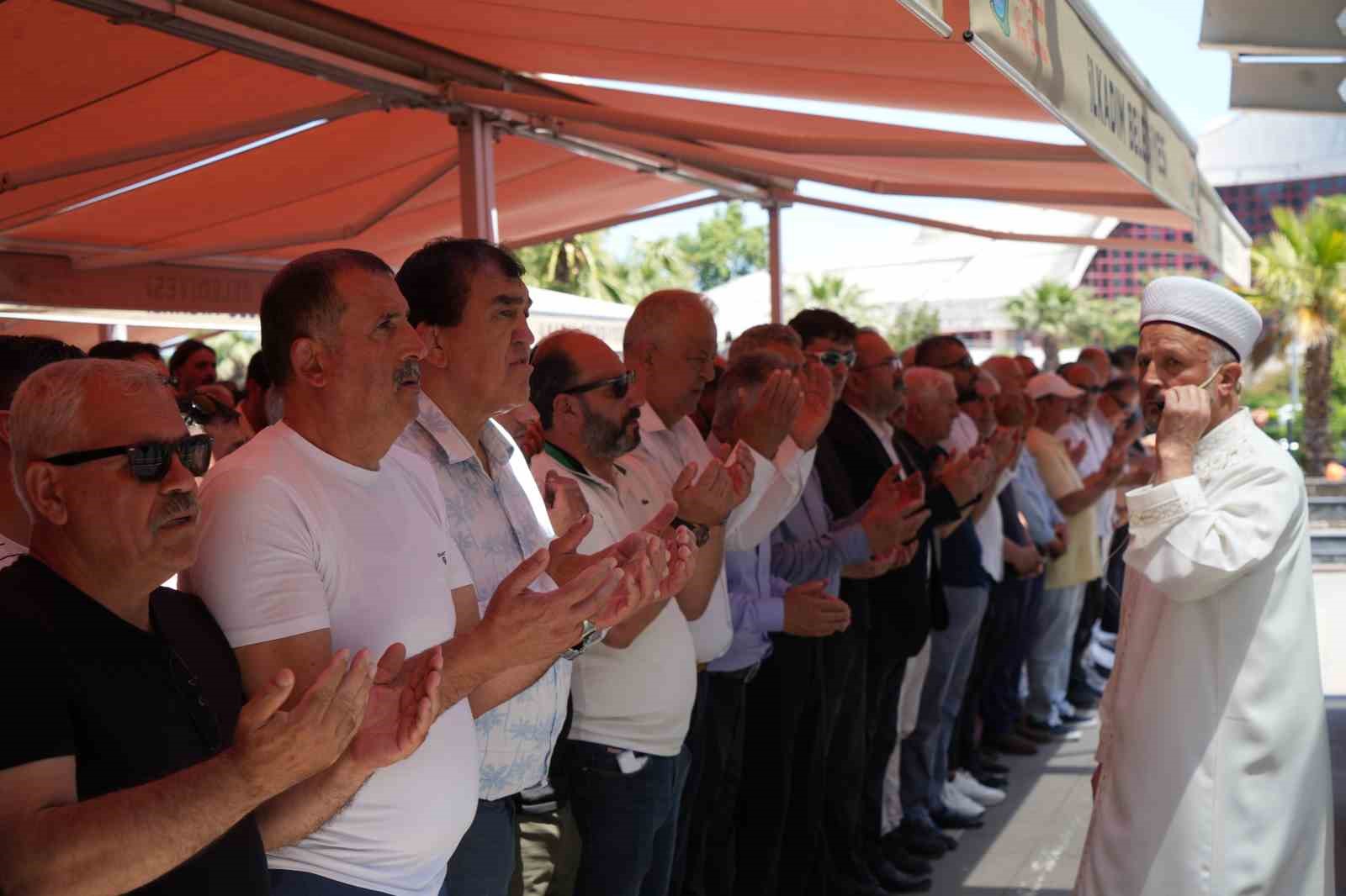 trafik kazasinda hayatini kaybeden genc motosikletci son yolculuguna ugurlandi 3 9rDtwyIP