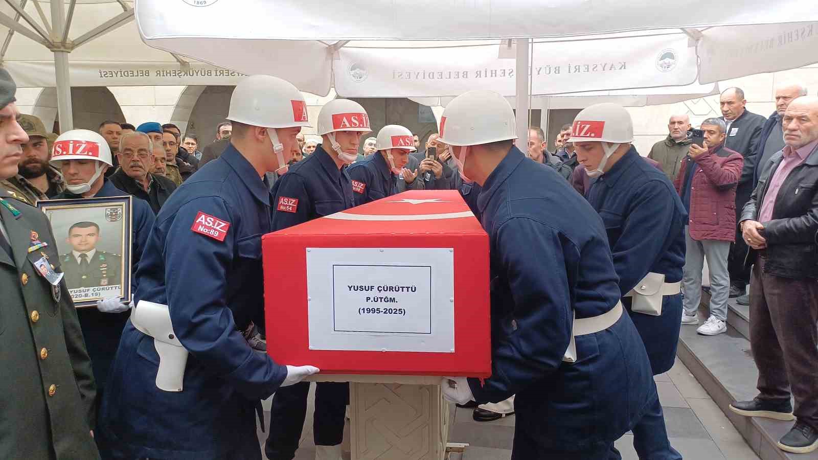 trafik kazasinda hayatini kaybeden genc ustegmen topraga verildi 0 zA4sLCWj