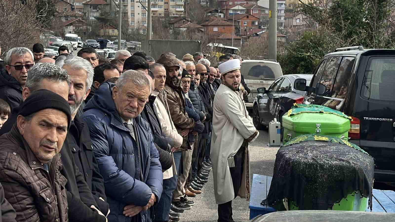 trafik kazasinda hayatini kaybeden kari koca topraga verildi 2 B9f3CNDt