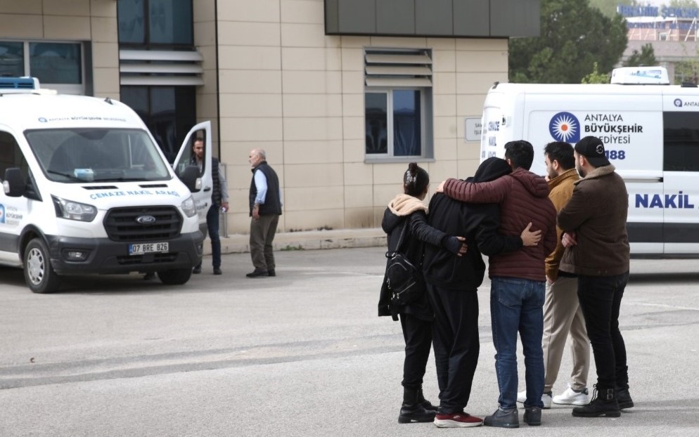 Trafik kazasında hayatını kaybeden küçük çocuğun cenazesi teslim alındı 6 trafik kazasinda hayatini kaybeden kucuk cocugun cenazesi teslim alindi 2 vFcD59ap