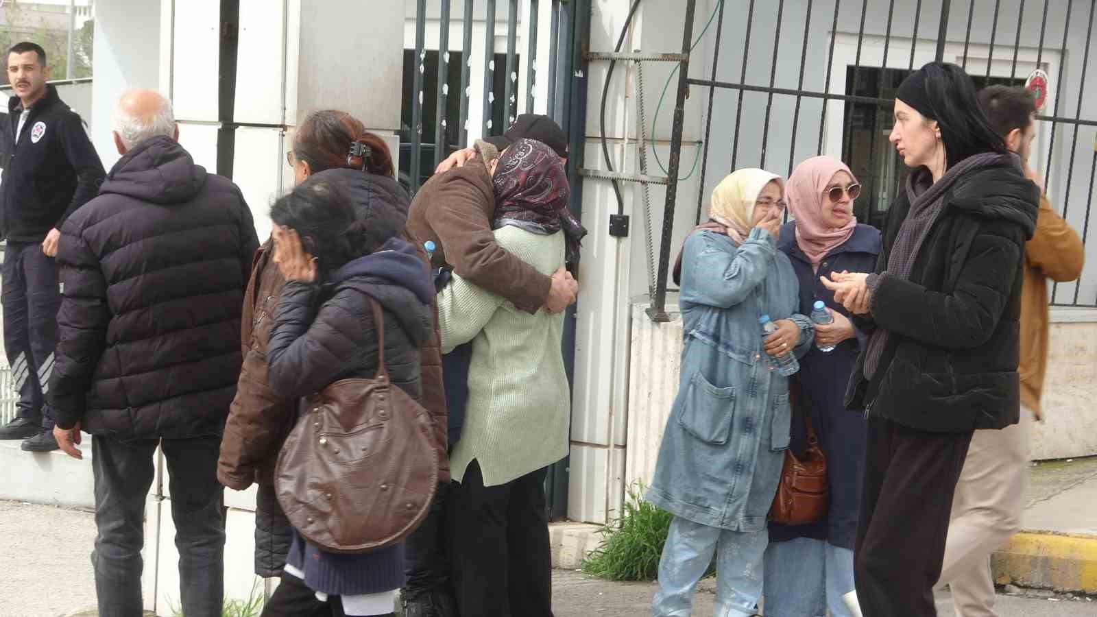 Trafik kazasında hayatını kaybeden küçük çocuğun cenazesi teslim alındı 7 trafik kazasinda hayatini kaybeden kucuk cocugun cenazesi teslim alindi 3 Nm8E2rku