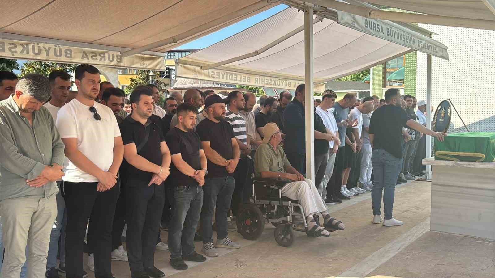 trafik kazasinda hayatini kaybeden minik kerem ali gozyaslari ile ugurlandi 0 mVfqbWkP