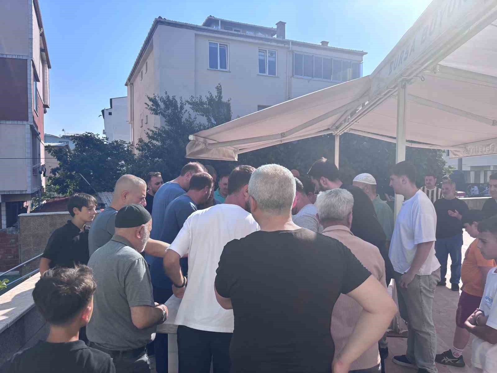 trafik kazasinda hayatini kaybeden minik kerem ali gozyaslari ile ugurlandi 1 1QXEm3fs