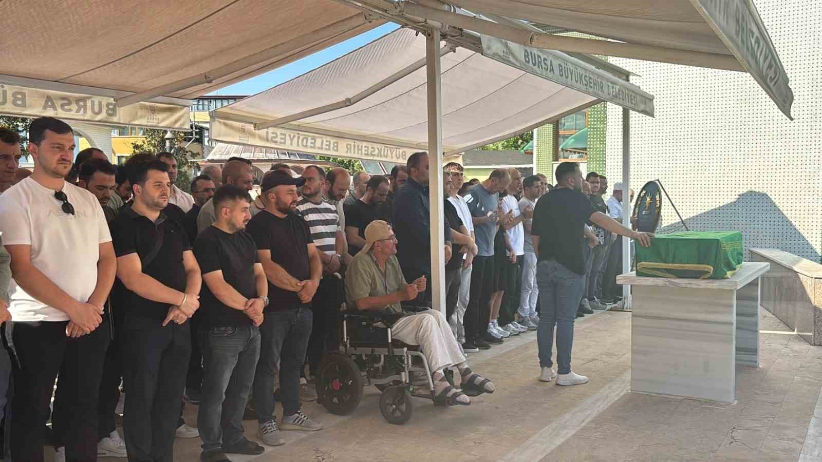 trafik kazasinda hayatini kaybeden minik kerem ali gozyaslari ile ugurlandi 4 bG2sMd9z