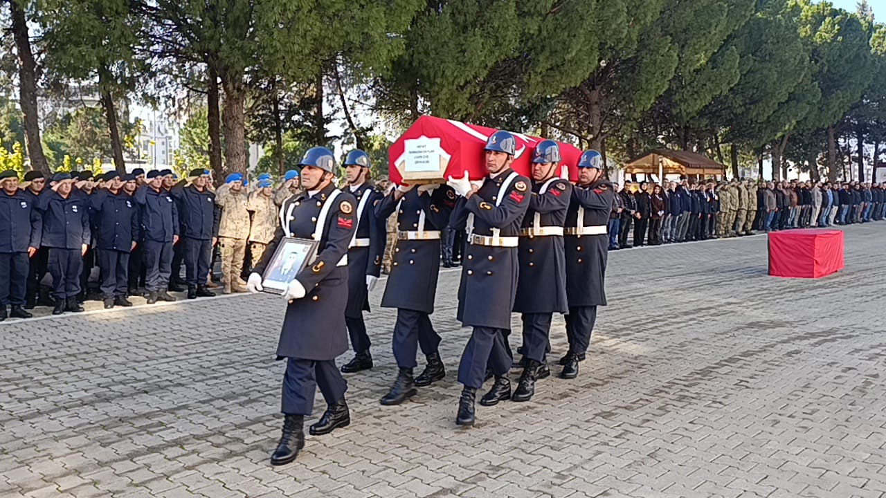 trafik kazasinda hayatini kaybeden uzman cavus icin toren duzenlendi 5 sFNOnrbg