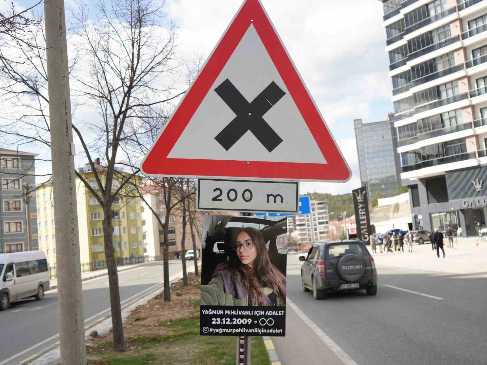 Trafik kazasında ölen 16 yaşındaki Yağmur’un acılı ailesinden bilirkişi raporuna tepki 6 trafik kazasinda olen 16 yasindaki yagmurun acili ailesinden bilirkisi raporuna tepki 2 wFhcYQkz