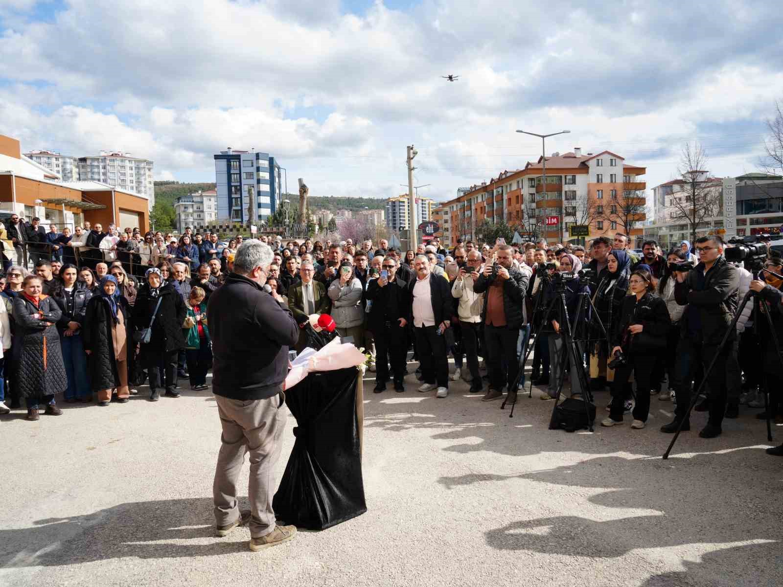 Trafik kazasında ölen 16 yaşındaki Yağmur’un acılı ailesinden bilirkişi raporuna tepki 11 trafik kazasinda olen 16 yasindaki yagmurun acili ailesinden bilirkisi raporuna tepki 7 OJFuMlFi
