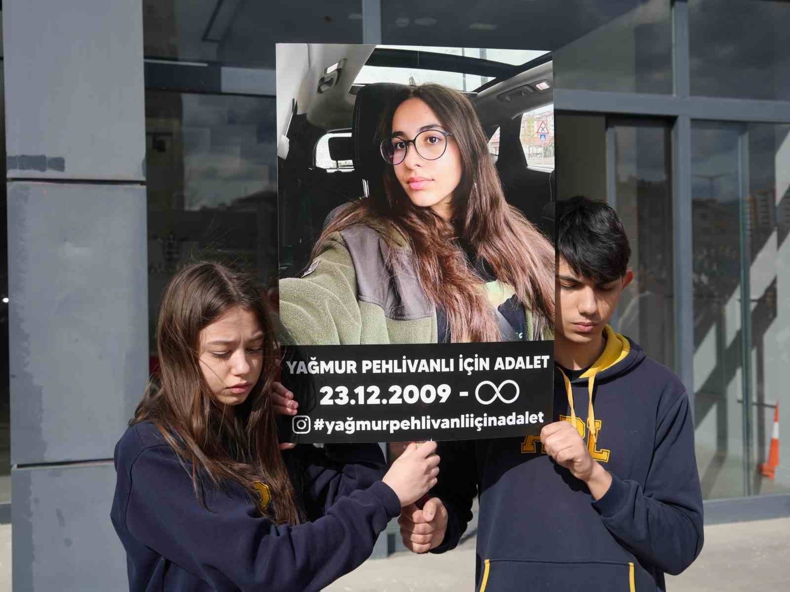 Trafik kazasında ölen 16 yaşındaki Yağmur’un acılı ailesinden bilirkişi raporuna tepki 12 trafik kazasinda olen 16 yasindaki yagmurun acili ailesinden bilirkisi raporuna tepki 8 53uJ2Zsg
