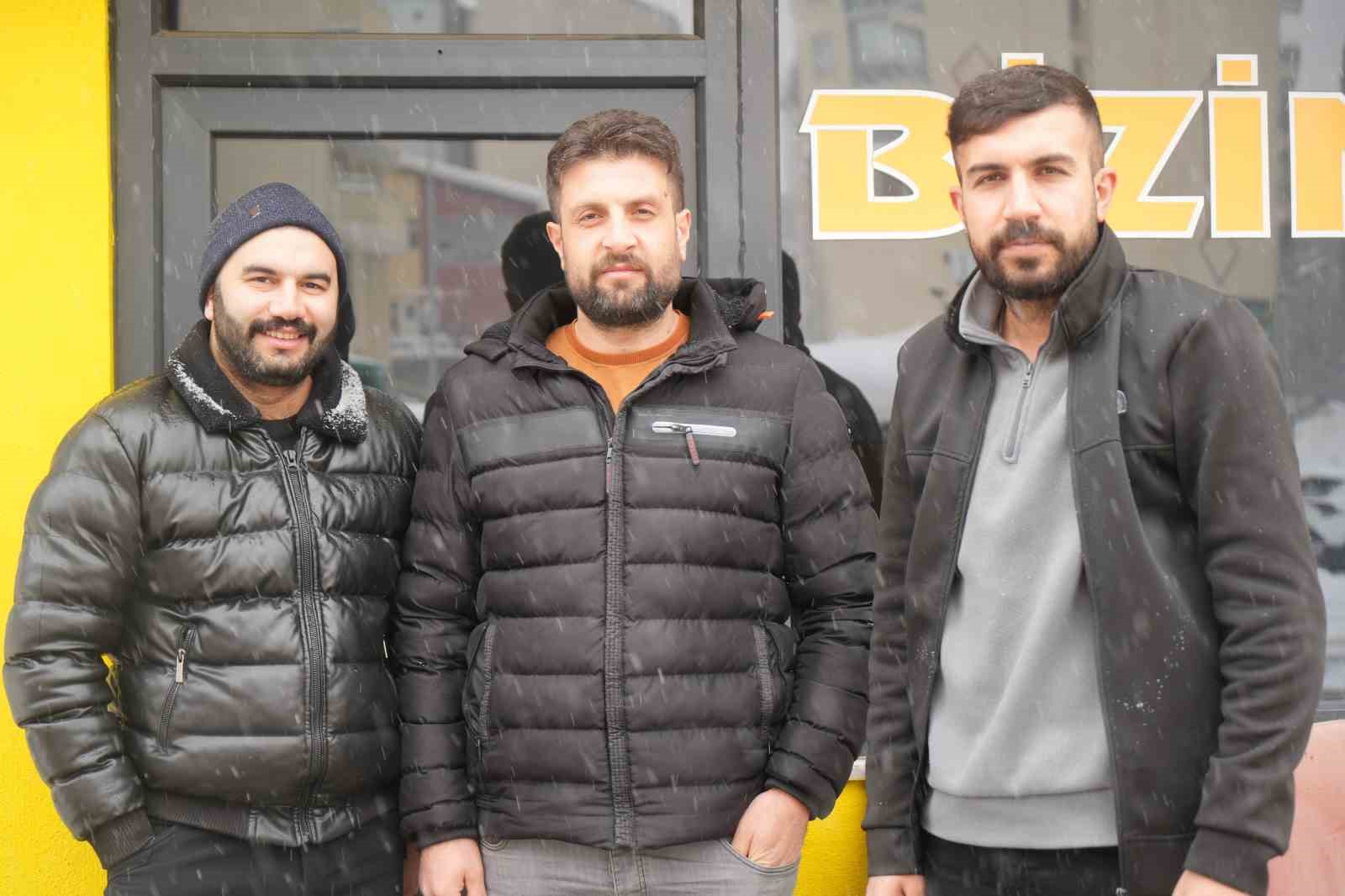 trafik kilitlenince taksiden indi havale geciren cocugu kucaginda hastaneye tasidi 1