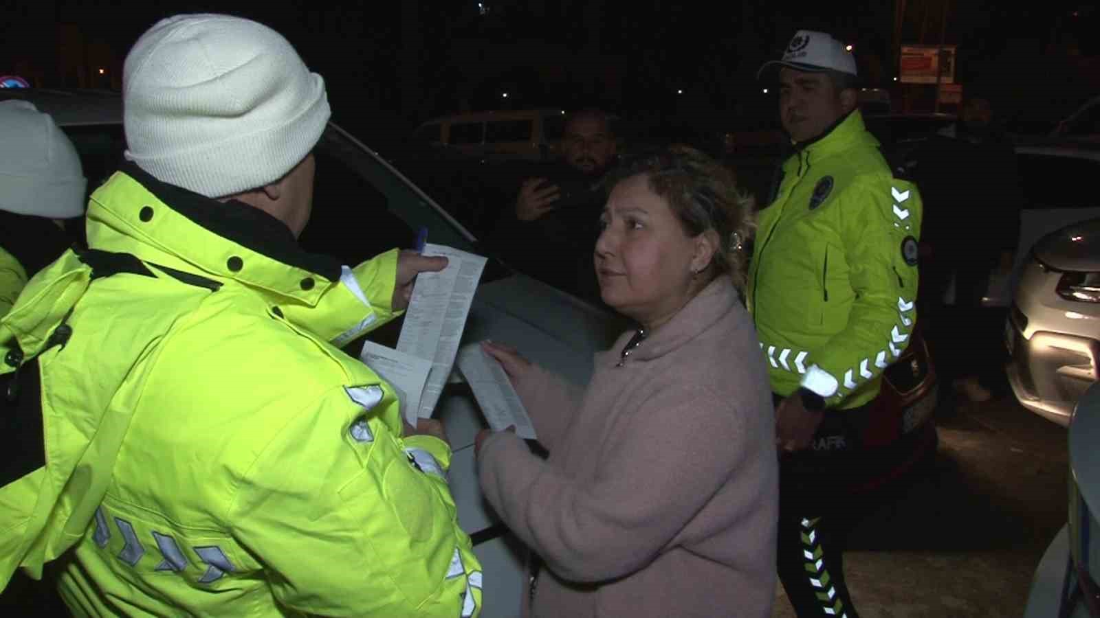 trafik uygulamasinda alkollu cikti gazeteciye saldirdi 5 fruGfYG6