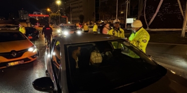 trafik-uygulamasinda-alkollu-cikti-gazeteciye-saldirdi-NR6sz6rN.jpg