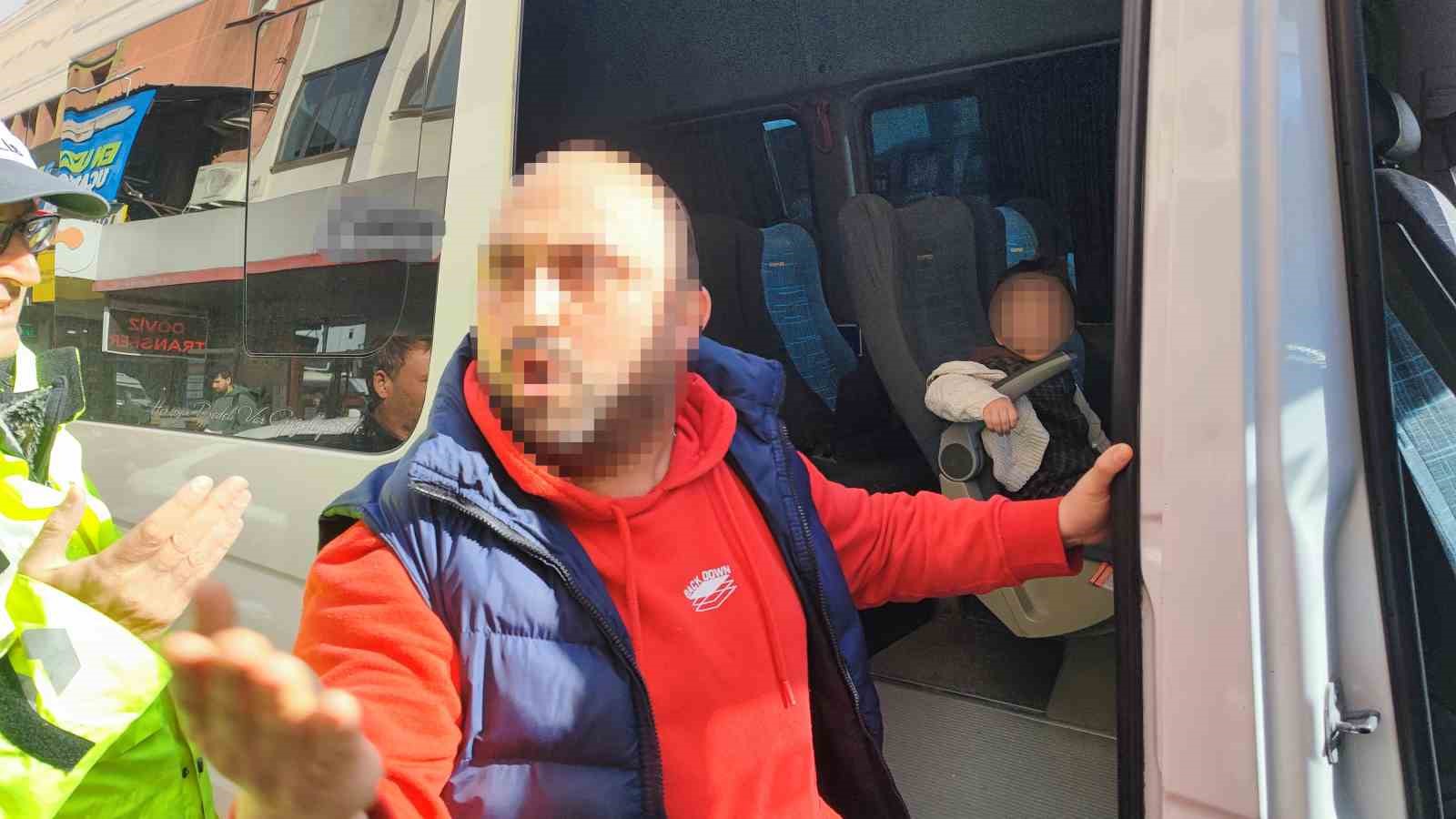 trafik uygulamasinda ceza yiyen surucu polisi tehdit etti 0 lJkddgGh