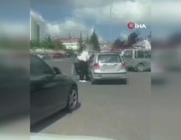 trafikte-aracindan-inerek-surucuye-saldiran-sahsa-180-bin-tl-ceza-HR1AtAed.jpg