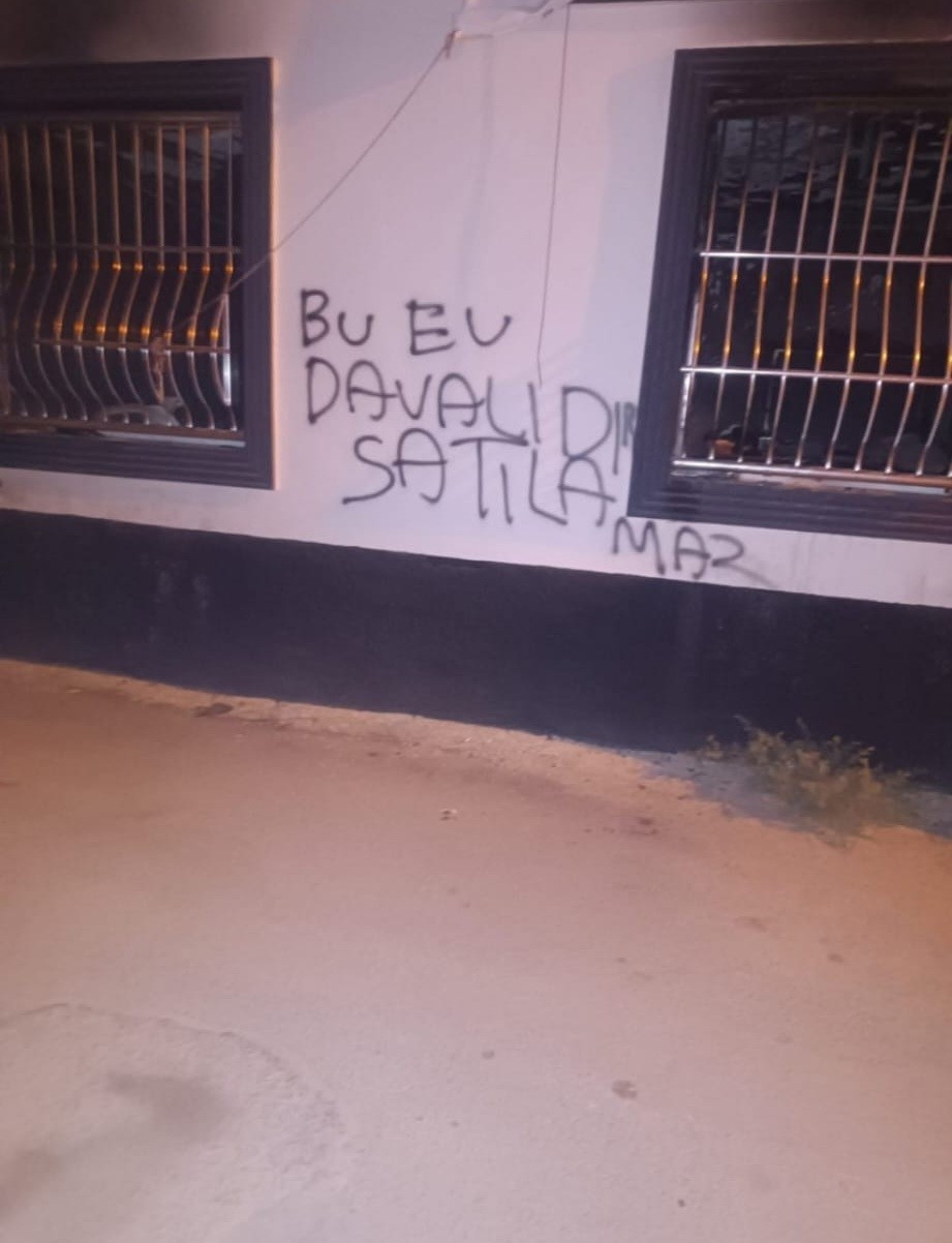 trafikte baslayan tartismayla sehit ailesine musallat oldular goc eden aileden 100 deve diyet istediler VbJtE72E