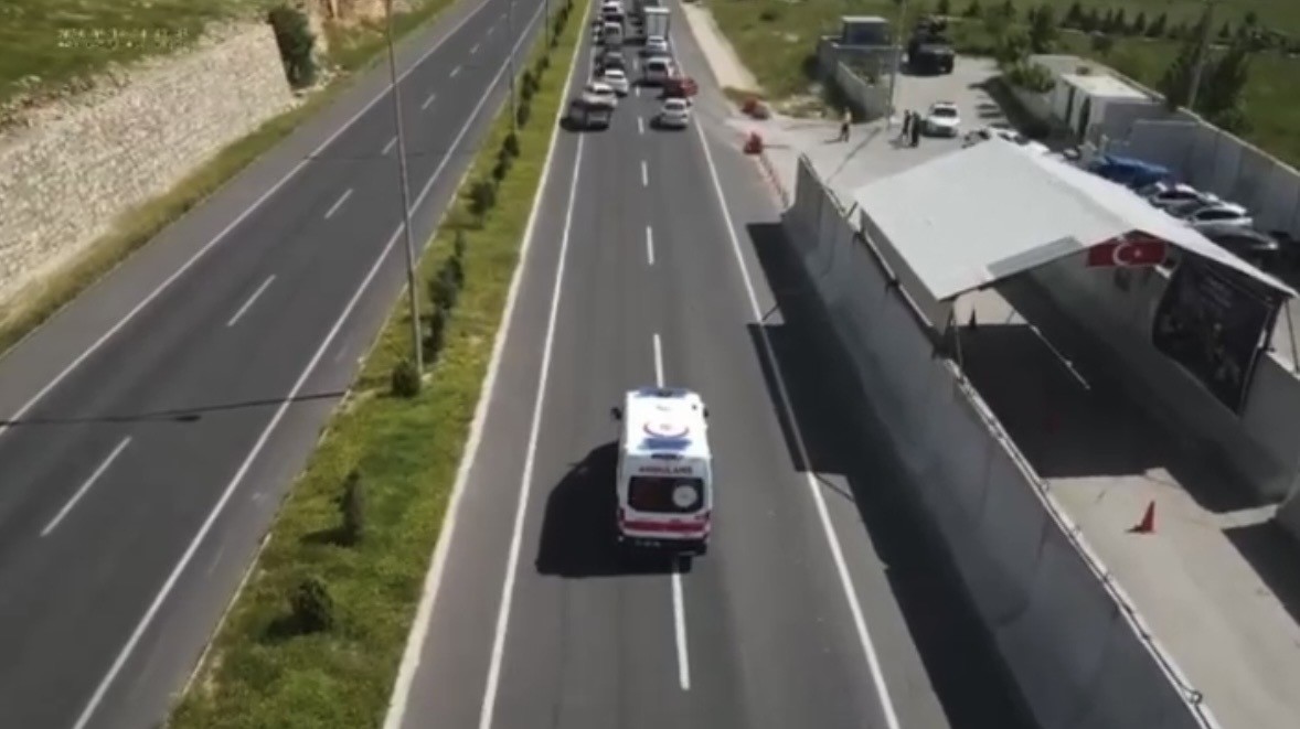 trafikte fermuar sistemiyle ambulanslara hizli gecis hedefleniyor 1 6qyDSYm7