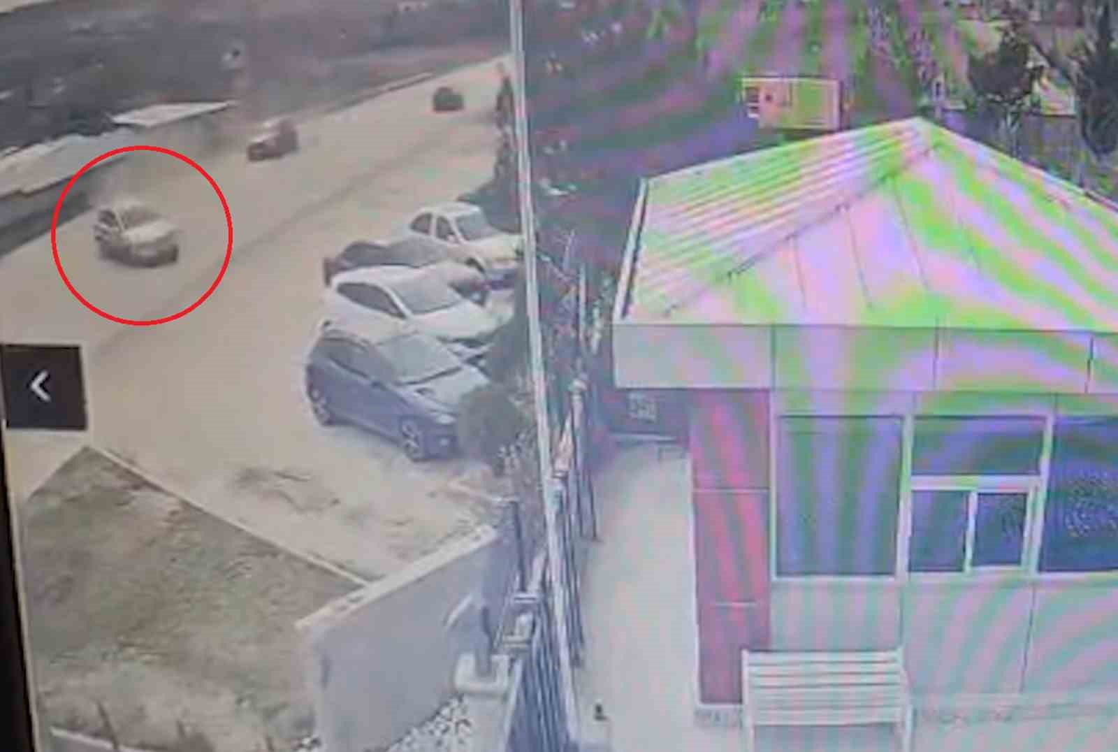 trafikte korku dolu anlar kamerada otomobil boyle savruldu 0 b3rC7Oci