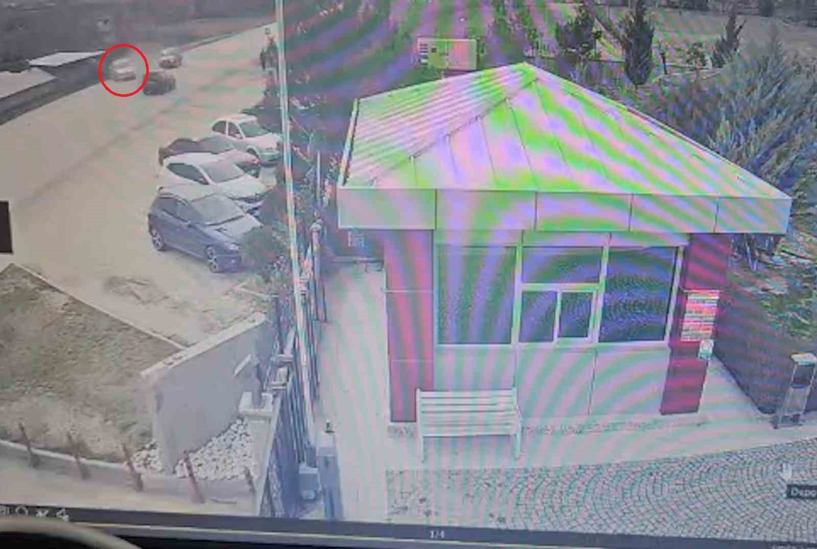 trafikte korku dolu anlar kamerada otomobil boyle savruldu 1 lQalCt6R