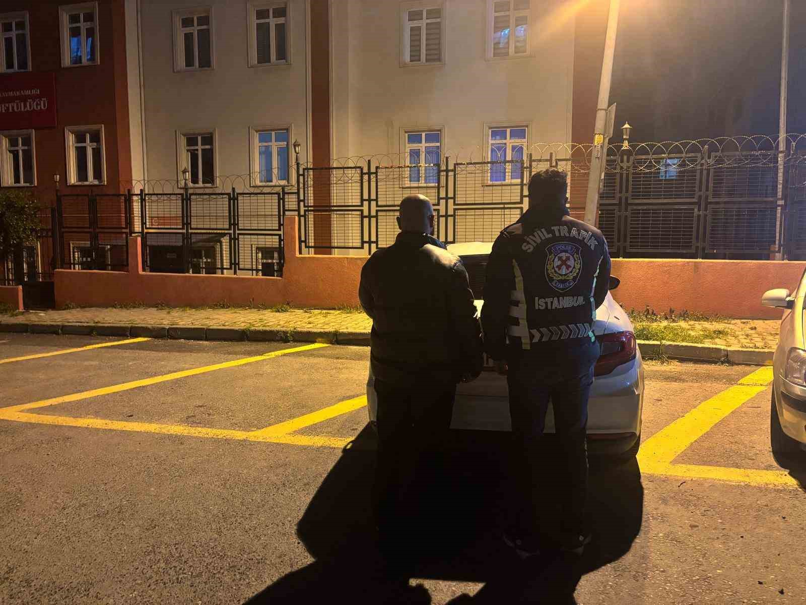 trafikte saldiri kamerada 0 bGE8eFmX