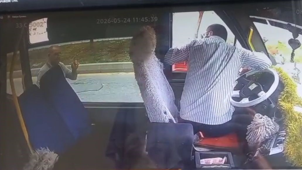 Trafikte tartışma ölüm getirdi: Kalp krizi geçiren sürücü hayatını kaybetti 6 trafikte tartisma olum getirdi kalp krizi geciren surucu hayatini kaybetti 2 b1Fd6E7A