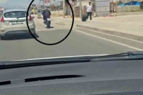 trafikte-tek-teker-yaparak-ilerleyen-surucuye-46-bin-tl-ceza-PvFgXYt3.jpg
