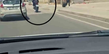 trafikte-tek-teker-yaparak-ilerleyen-surucuye-46-bin-tl-ceza-PvFgXYt3.jpg