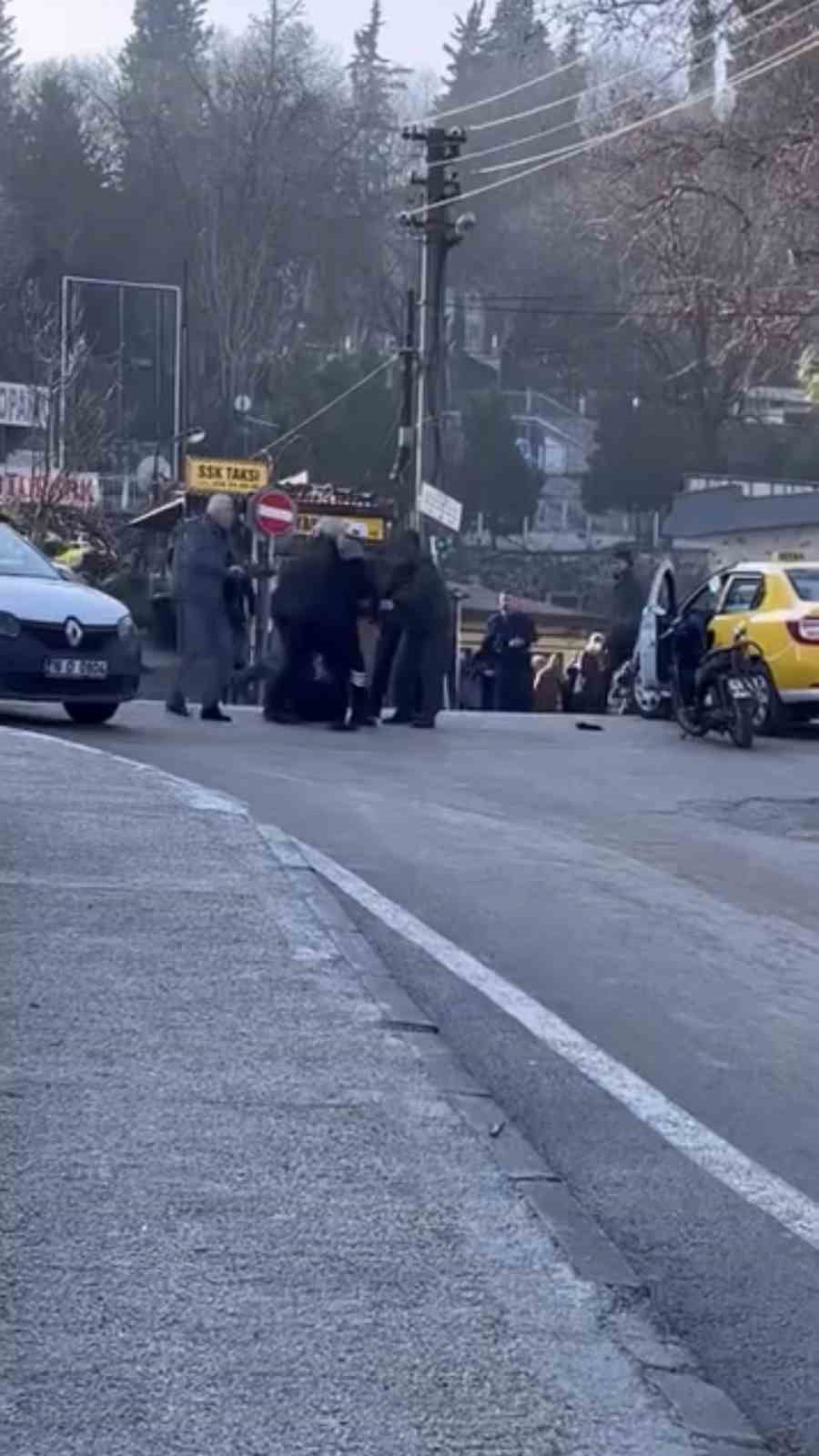 trafikte tekme tokat yol verme kavgasi 1 TQiRTyzk