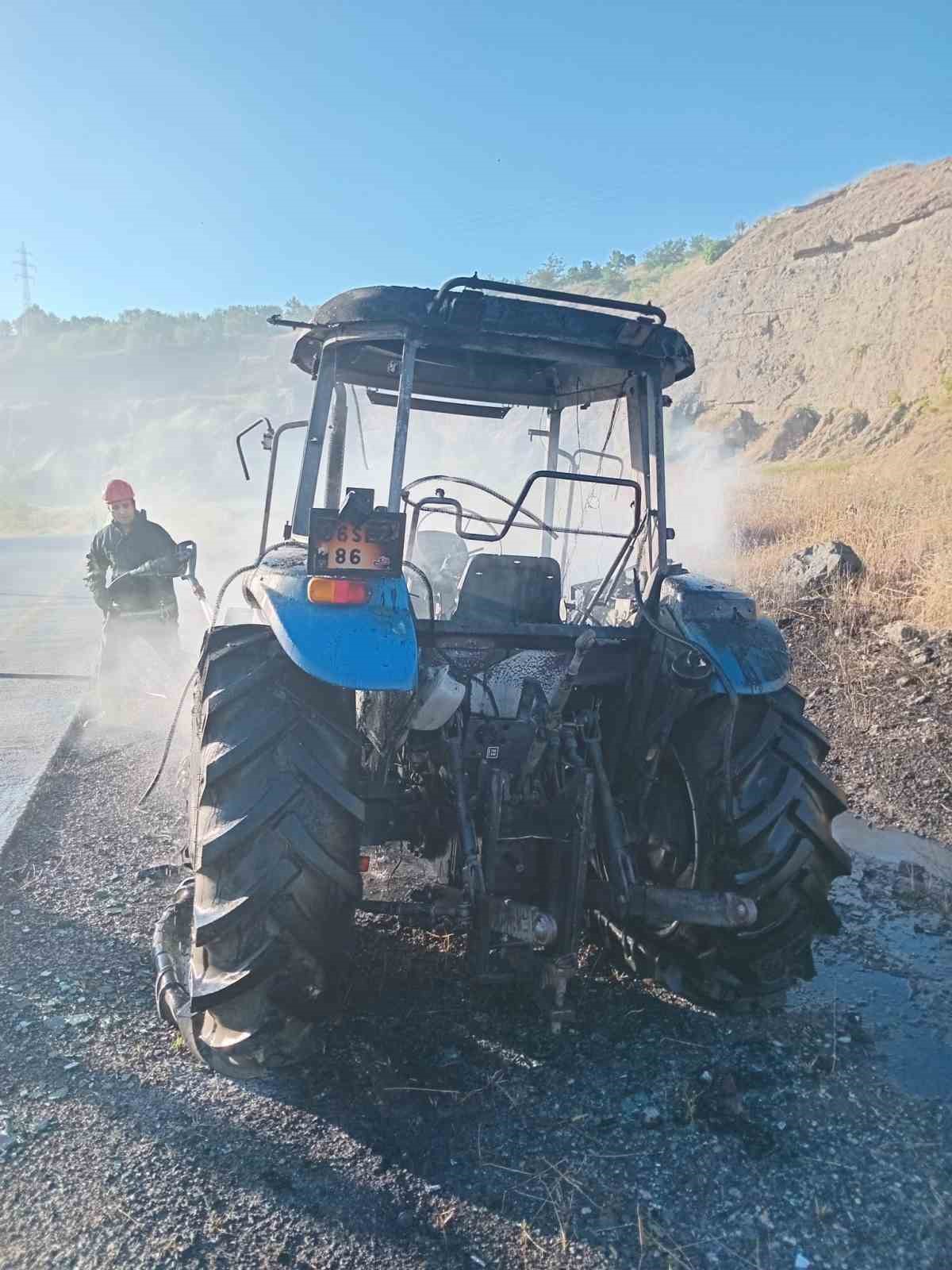 traktor alevlere teslim oldu 4 bFTvV9yu