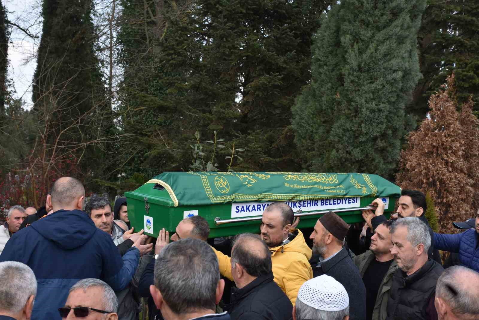 traktor altinda kalarak can veren surucu son yolculuguna ugurlandi 0