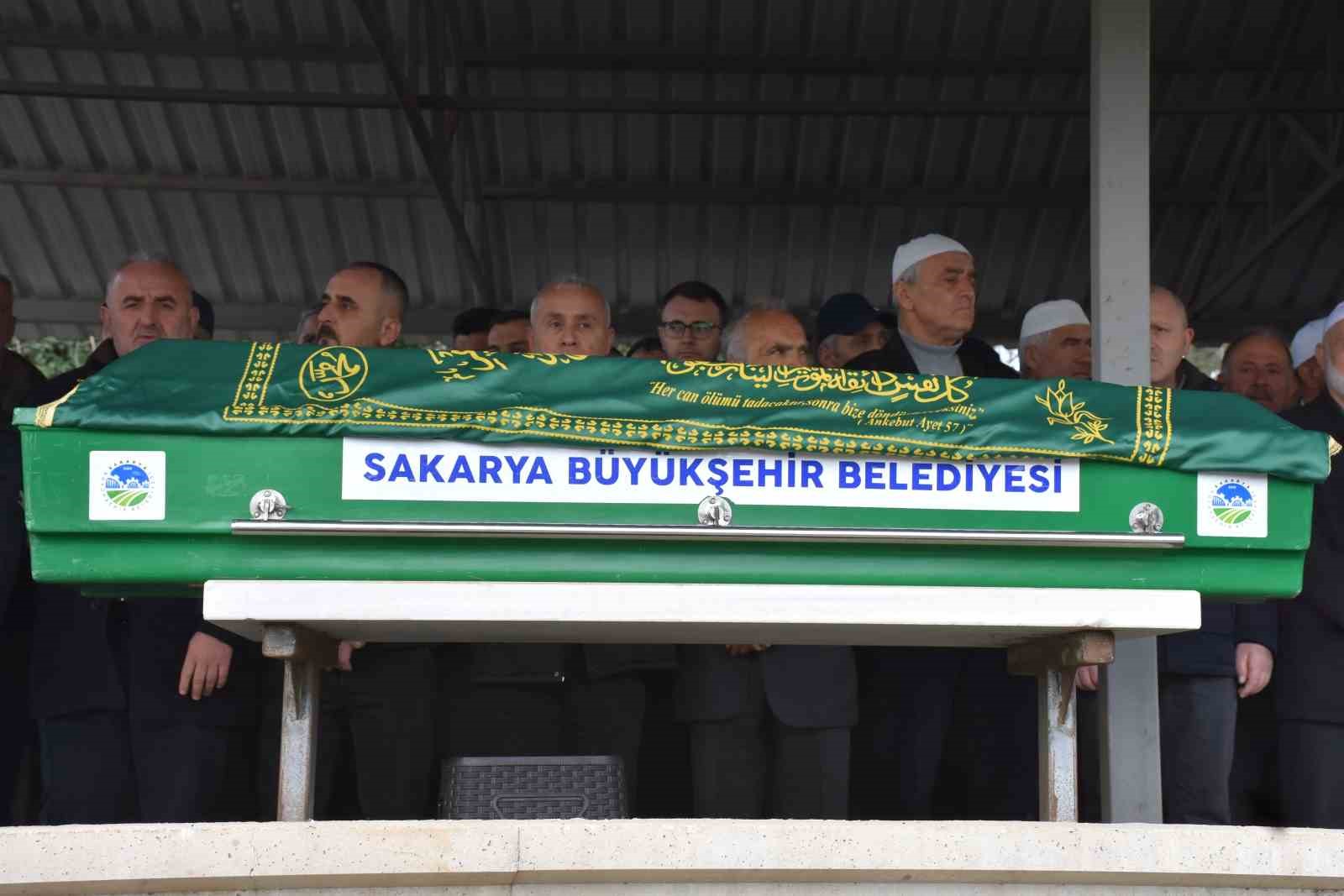 traktor altinda kalarak can veren surucu son yolculuguna ugurlandi 1 9c1tklhE