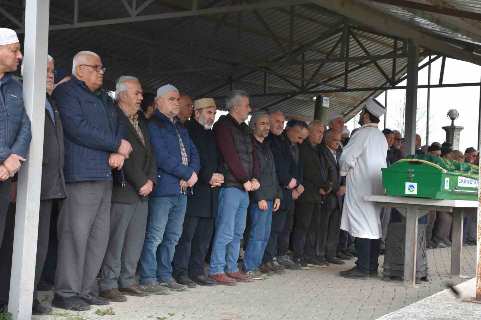 traktor altinda kalarak can veren surucu son yolculuguna ugurlandi 2 SzJqP7yC