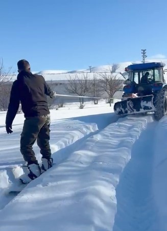 traktor arkasinda kayak keyfi 1 BQHtcA2y