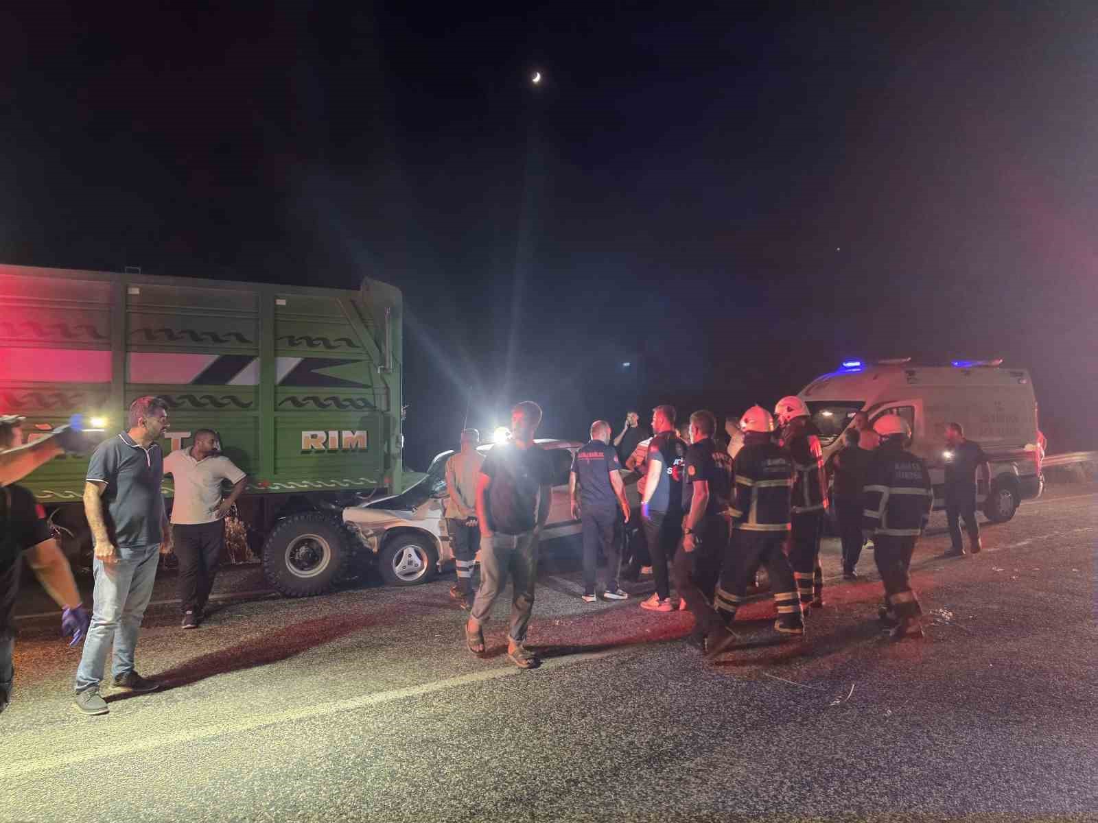 traktor ile otomobil carpisti 1 olu 1 agir yarali 0 FssznUtr