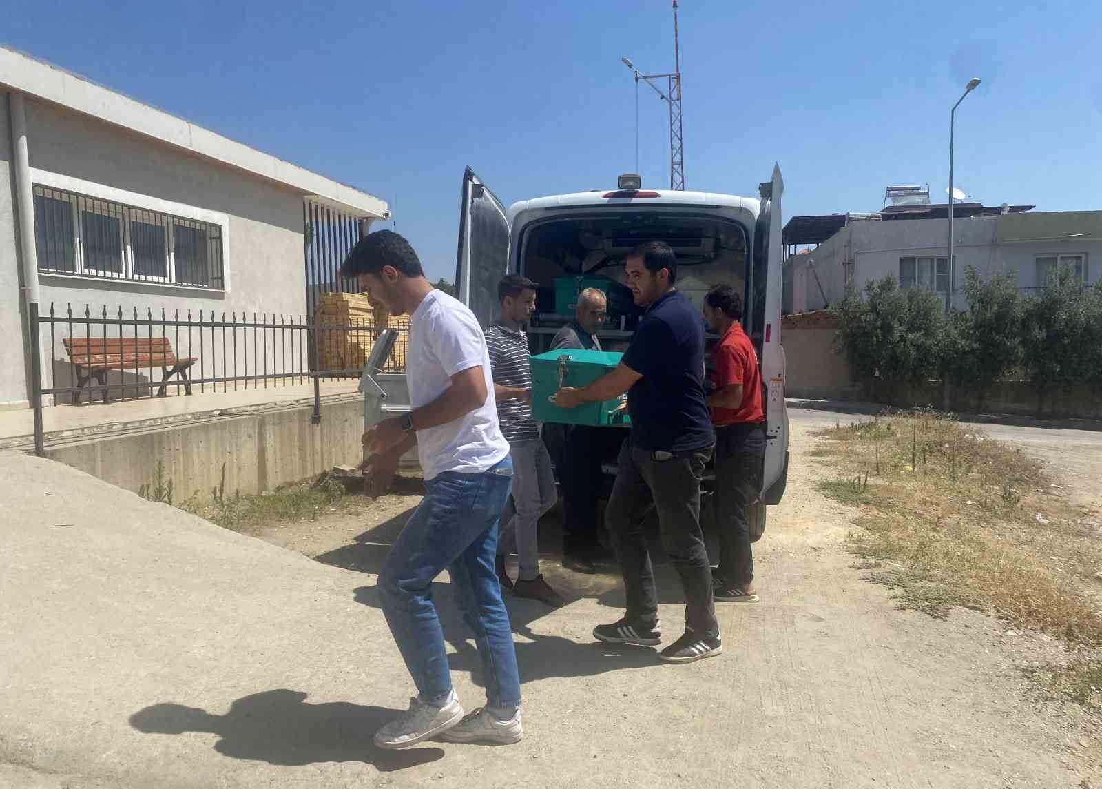 Traktörü durdurmak isterken hayatından oldu 5 traktoru durdurmak isterken hayatindan oldu 1