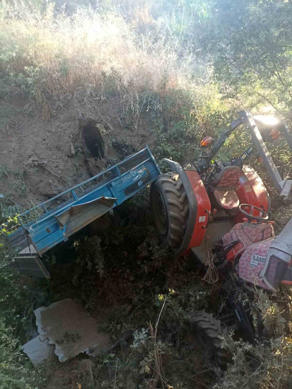 Traktörü durdurmak isterken hayatından oldu 7 traktoru durdurmak isterken hayatindan oldu 3