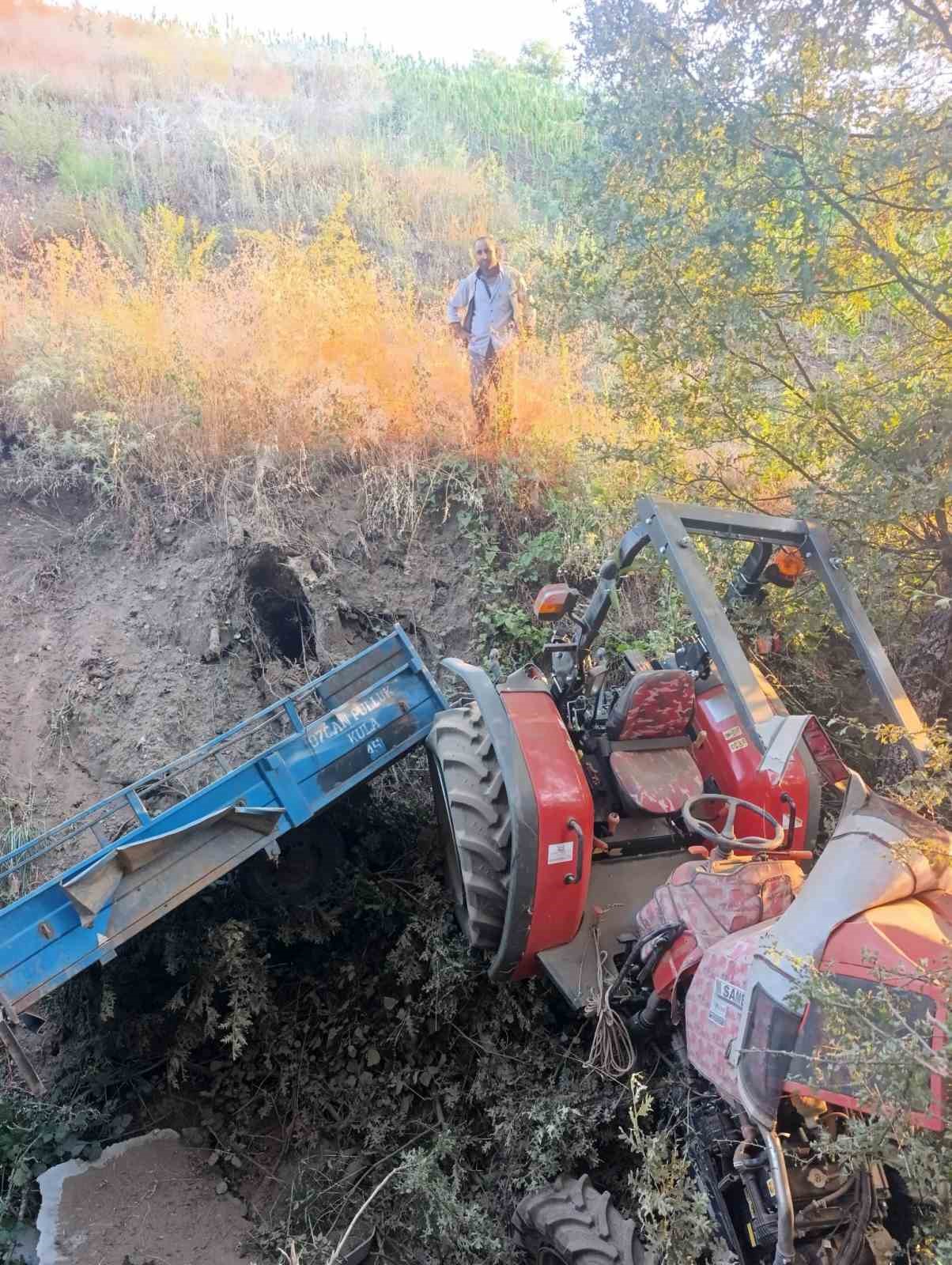 Traktörü durdurmak isterken hayatından oldu 8 traktoru durdurmak isterken hayatindan oldu 4