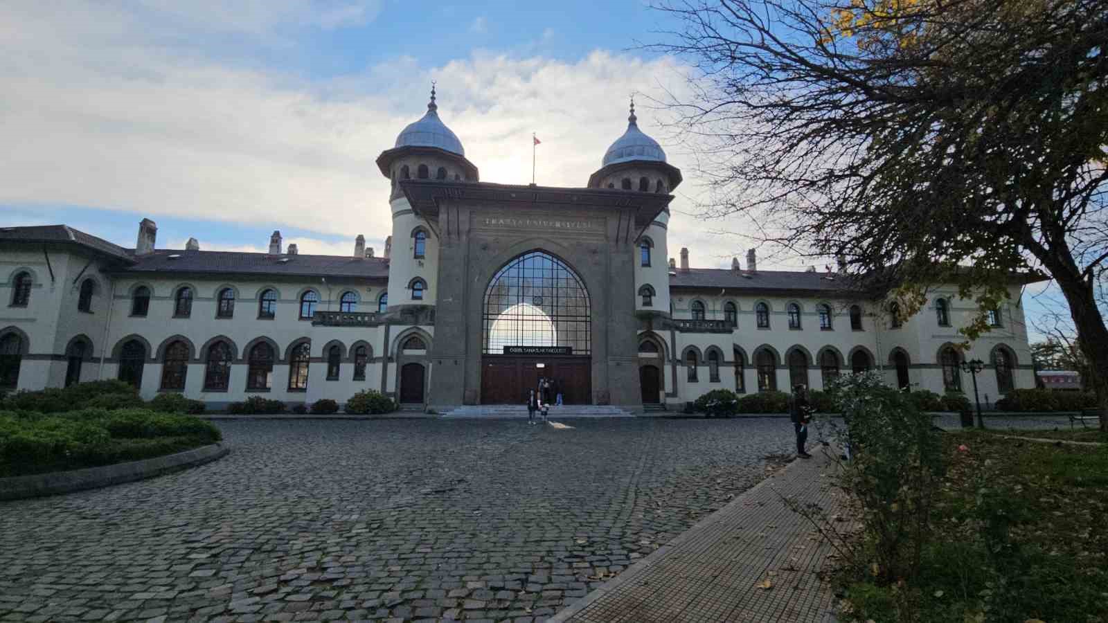 trakya universitesinin tarihi tren garina ucretli giris karari yargidan dondu 0