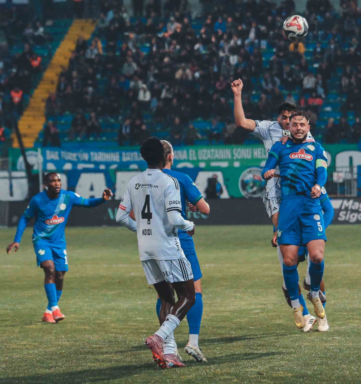 Tredyol Süper Lig: Çaykur Rizespor: 2 - Beşiktaş: 0 (İlk yarı) 16 tredyol super lig caykur rizespor 2 besiktas 0 ilk yari 12 yHZcK9le
