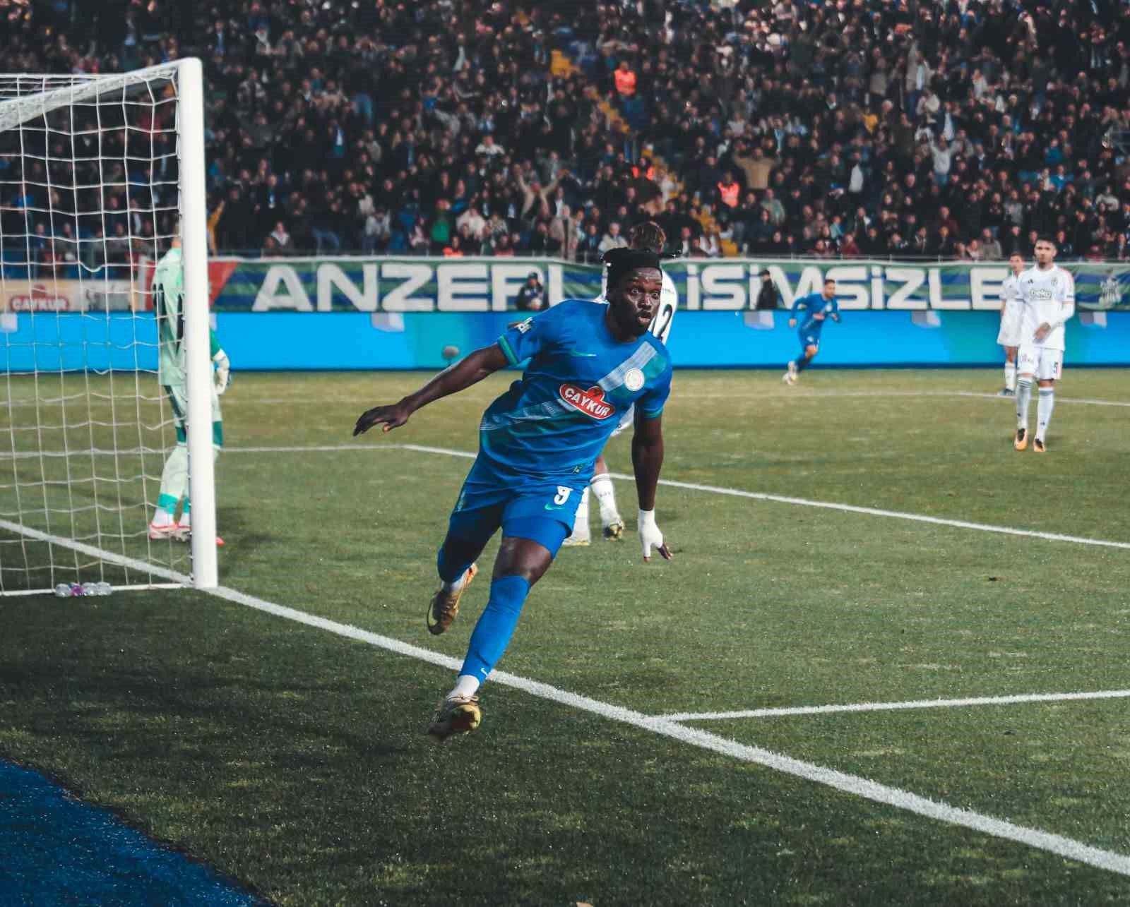 Tredyol Süper Lig: Çaykur Rizespor: 2 - Beşiktaş: 0 (İlk yarı) 9 tredyol super lig caykur rizespor 2 besiktas 0 ilk yari 5