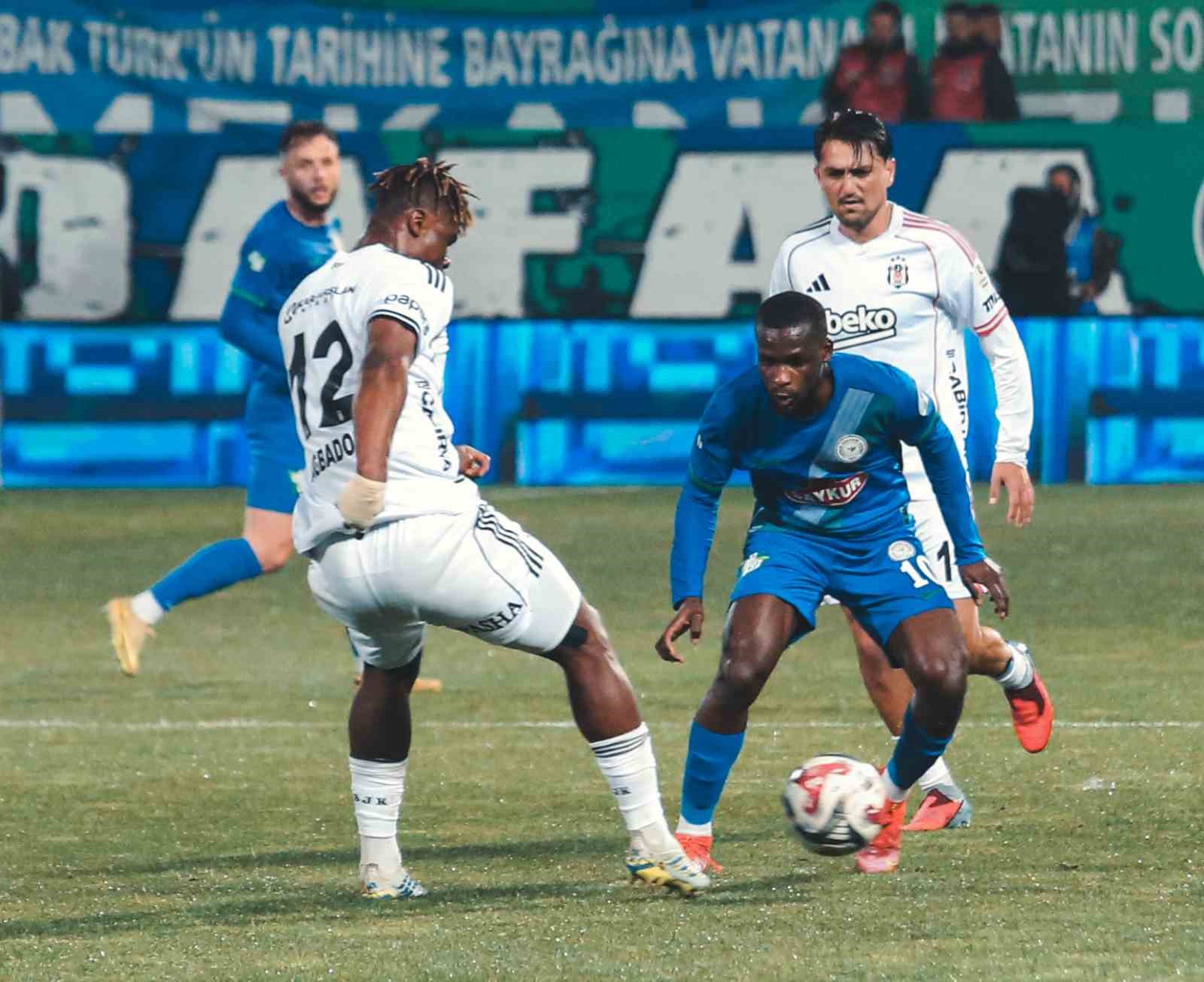 Tredyol Süper Lig: Çaykur Rizespor: 2 - Beşiktaş: 0 (İlk yarı) 10 tredyol super lig caykur rizespor 2 besiktas 0 ilk yari 6 cd2eXtqF