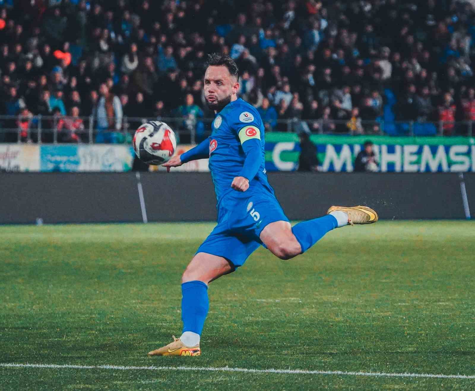 Tredyol Süper Lig: Çaykur Rizespor: 2 - Beşiktaş: 0 (İlk yarı) 12 tredyol super lig caykur rizespor 2 besiktas 0 ilk yari 8 qNw7wZe2