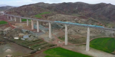 tren-biletlerinde-ogretmenlere-yuzde-50-indirim-W7Eulc3m.jpg