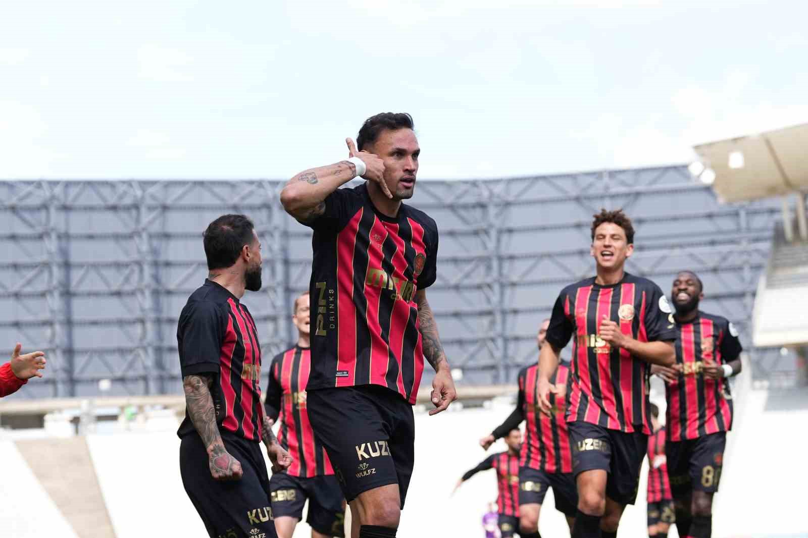 Trendyo Süper Lig: Fatih Karagümrük: 1 - Eyüpspor: 0 (Maç devam ediyor) 15 trendyo super lig fatih karagumruk 1 eyupspor 0 mac devam ediyor 11 2grpXvwA