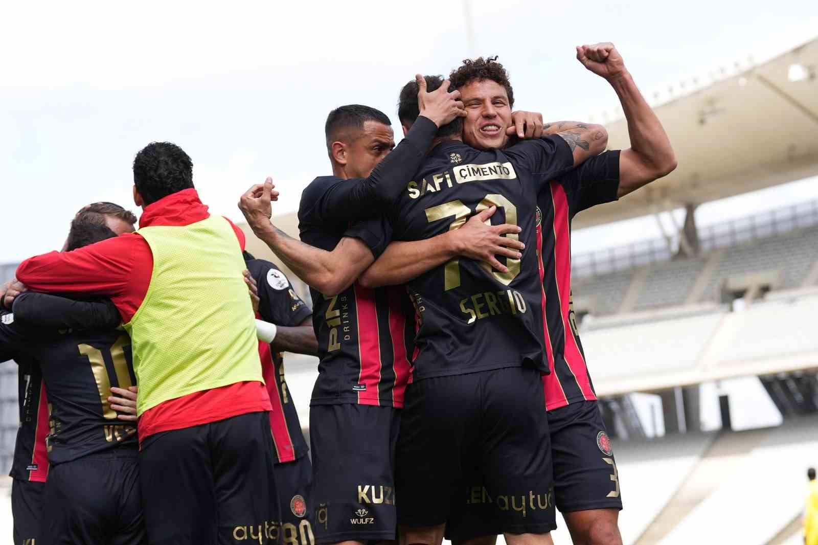 Trendyo Süper Lig: Fatih Karagümrük: 1 - Eyüpspor: 0 (Maç devam ediyor) 18 trendyo super lig fatih karagumruk 1 eyupspor 0 mac devam ediyor 14 TJXskjs8
