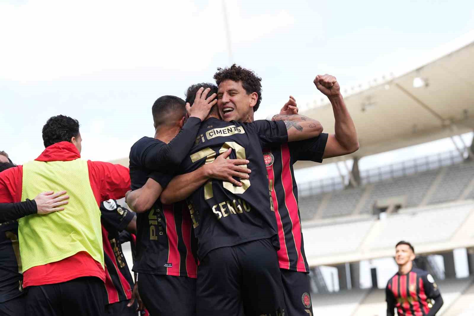Trendyo Süper Lig: Fatih Karagümrük: 1 - Eyüpspor: 0 (Maç devam ediyor) 19 trendyo super lig fatih karagumruk 1 eyupspor 0 mac devam ediyor 15