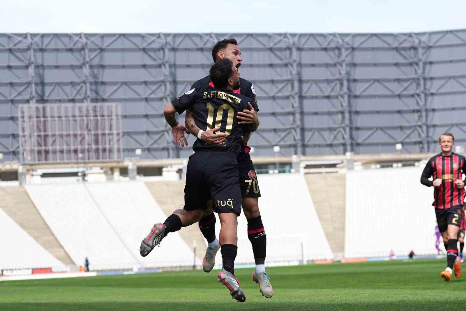 Trendyo Süper Lig: Fatih Karagümrük: 1 - Eyüpspor: 0 (Maç devam ediyor) 13 trendyo super lig fatih karagumruk 1 eyupspor 0 mac devam ediyor 9 TFyiIM9w