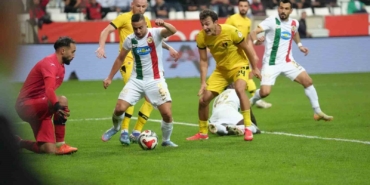 trendyol-1-lig-amed-sportif-faaliyetler-0-istanbulspor-0-FWtAivQB.jpg