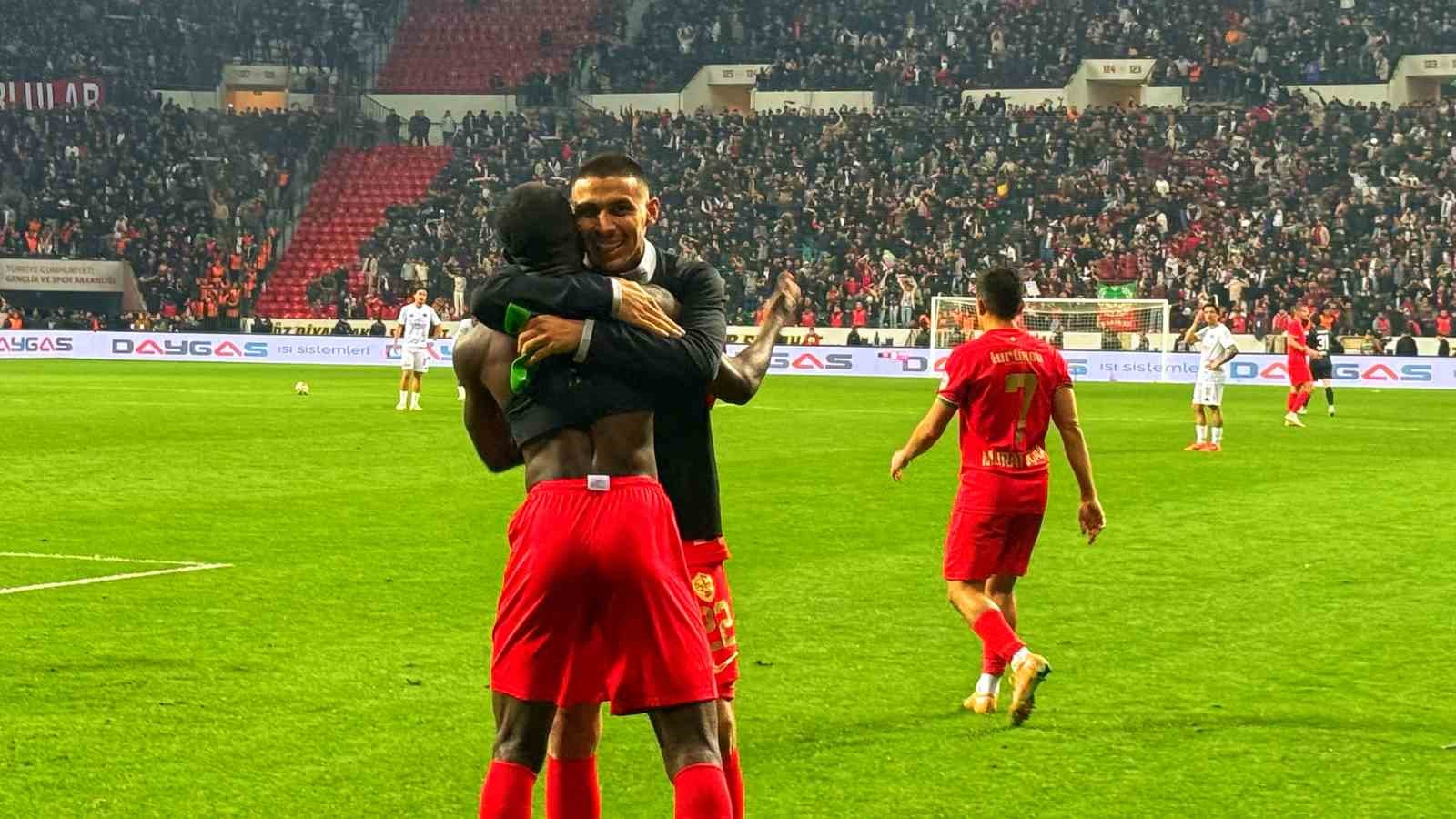Trendyol 1. Lig: Amed Sportif Faaliyetler: 1 - Vanspor FK: 0 7 trendyol 1 lig amed sportif faaliyetler 1 vanspor fk 0 3 PNiqq8n1