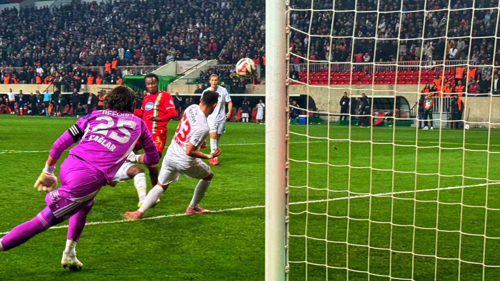 Trendyol 1. Lig: Amed Sportif Faaliyetler: 1 - Vanspor FK: 0 11 trendyol 1 lig amed sportif faaliyetler 1 vanspor fk 0 7 hJUjXKtW