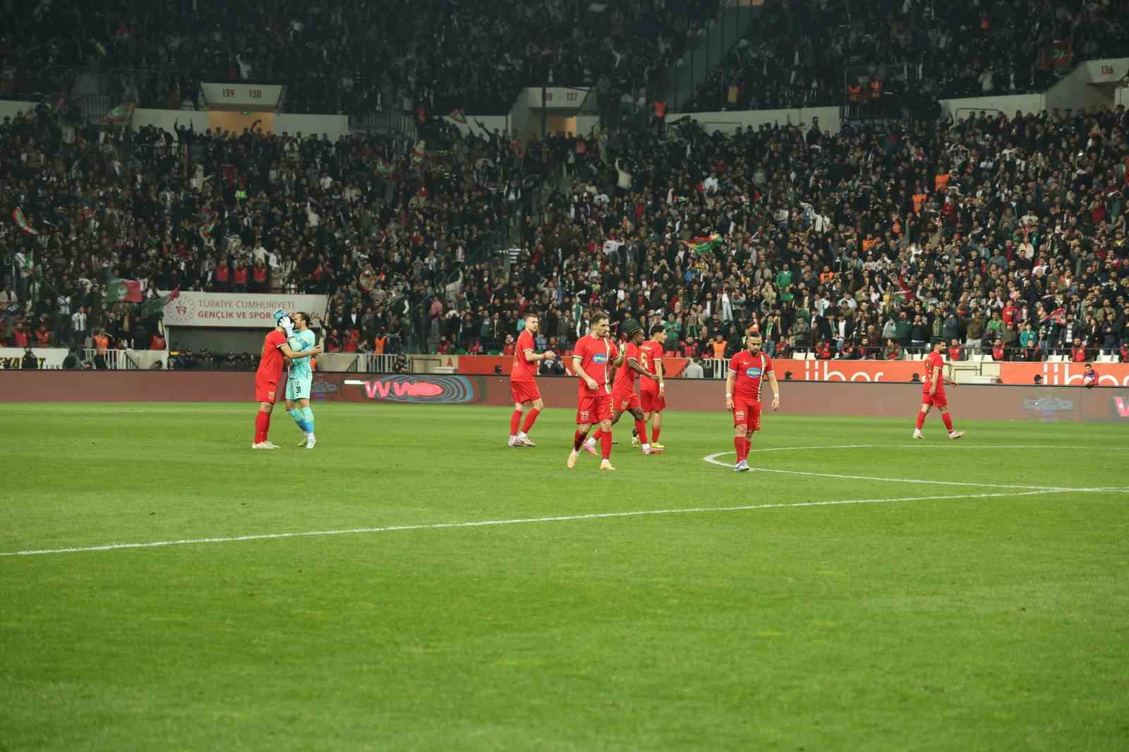 Trendyol 1. Lig: Amed Sportif Faaliyetler: 2 - Ümraniyespor: 2 9 trendyol 1 lig amed sportif faaliyetler 2 umraniyespor 2 5 LW7c5Cmc