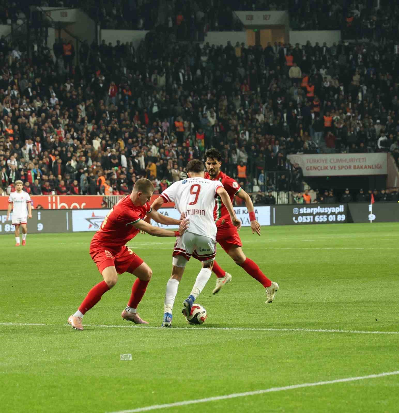 Trendyol 1. Lig: Amed Sportif Faaliyetler: 2 - Ümraniyespor: 2 13 trendyol 1 lig amed sportif faaliyetler 2 umraniyespor 2 9 hi4YGTtn